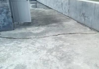 万源楼顶漏水维修公司分享下如何解决卫生间隐蔽部位漏水的问题?